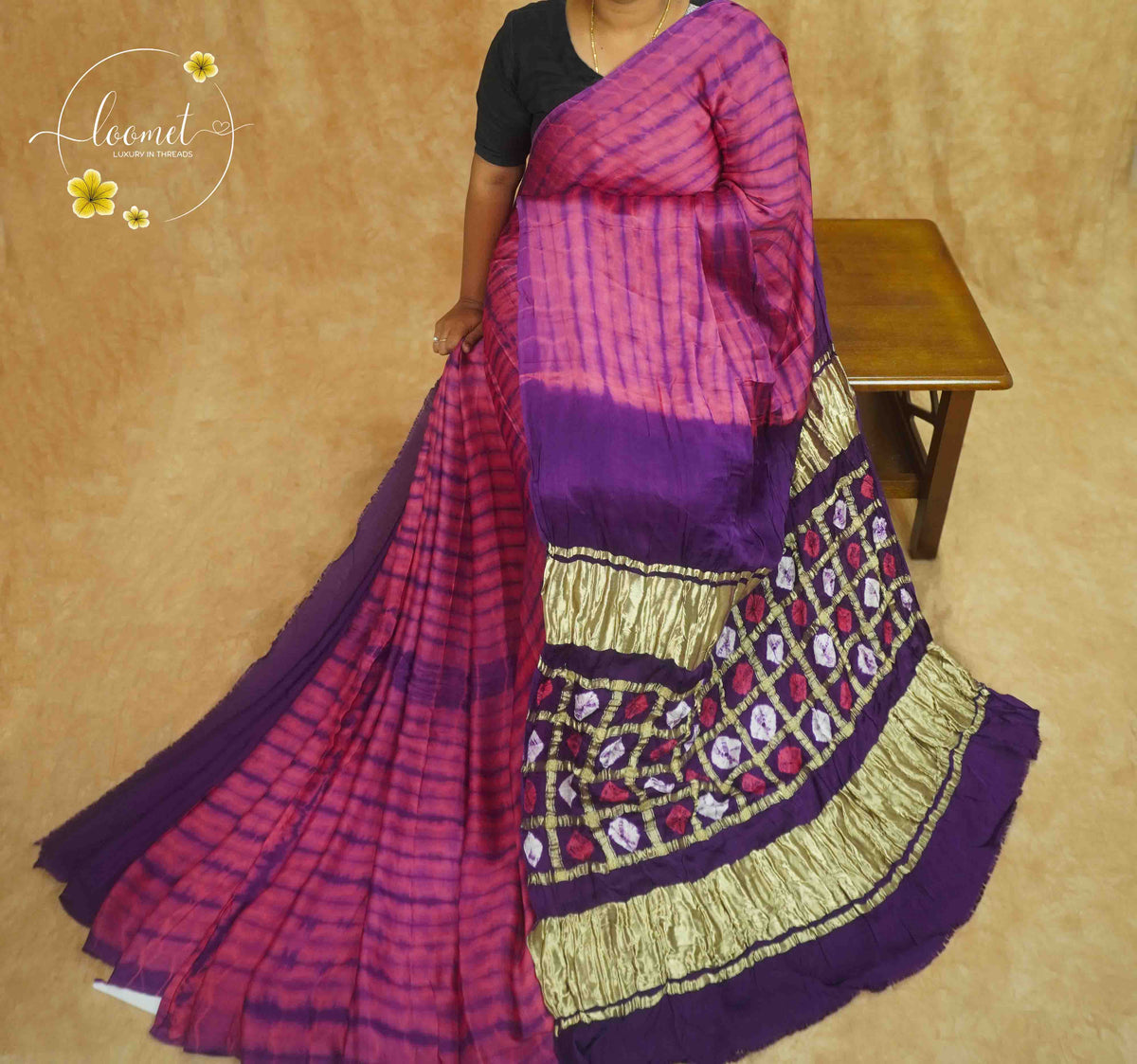 APL4022 Orchid & Magenta Modal saree features with Geometric Grid Pallu and Dual Lagdi Patta.