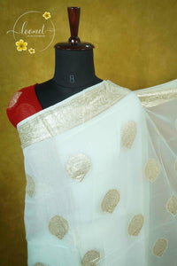 ARN4103 Off-white & red Georgette saree with circular butta motifs.