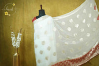 ARN4103 Off-white & red Georgette saree with circular butta motifs.