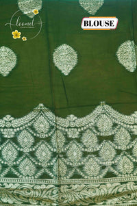 ARN4104 Off-white & deep forest green Georgette saree with circular butta motifs.