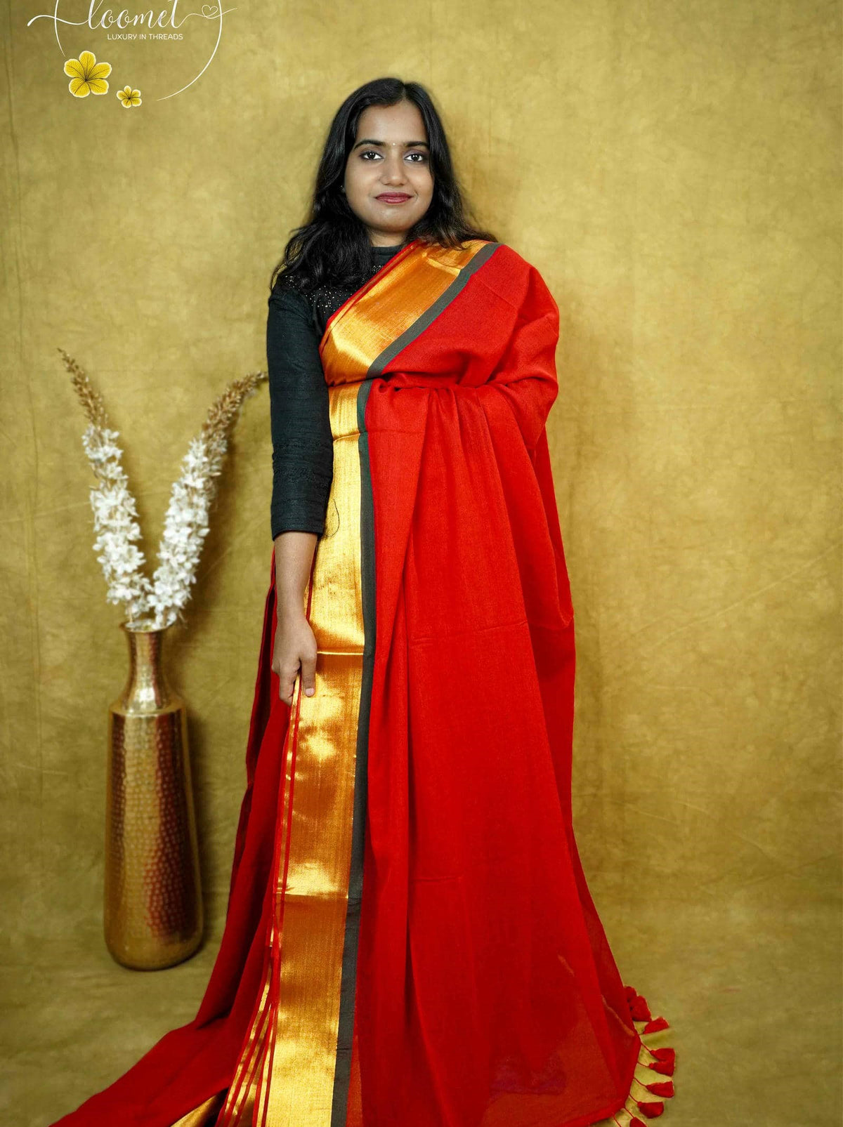 ASB25634 Crimson Red Mul-Cotton saree with plain body pattern.