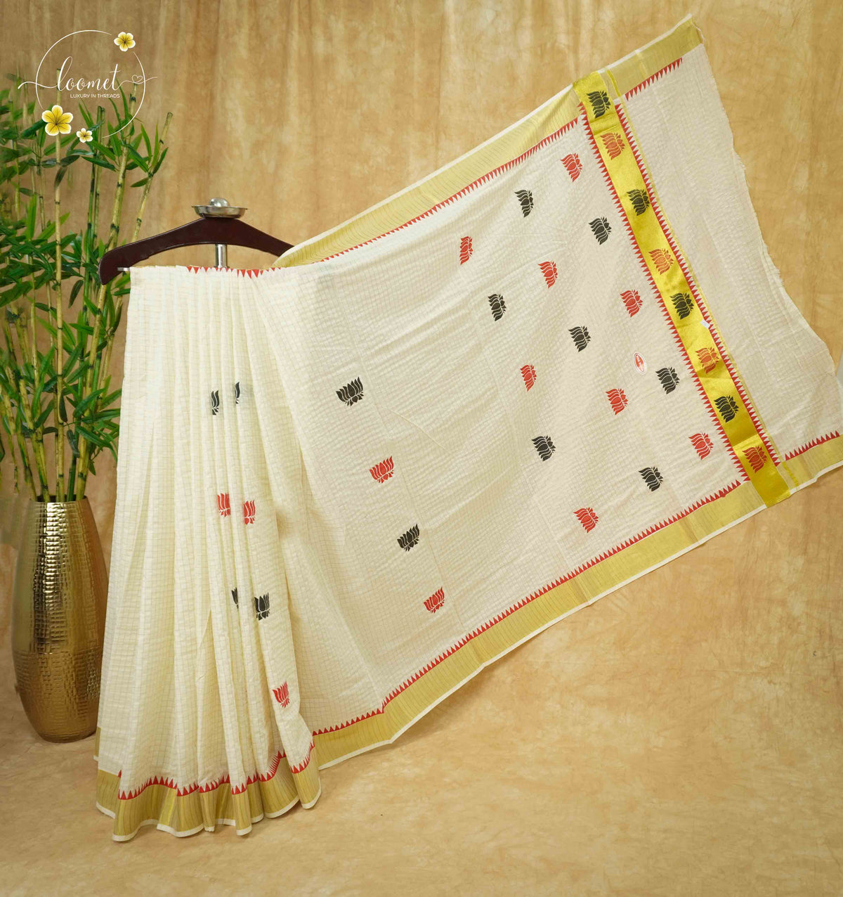 CKS6041 Off-White Cotton saree featuring lotus buttas with gold zari temple border.