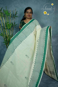 MKF3231 Off-White Kerala Kasavu Cotton saree with zig-zag pattern