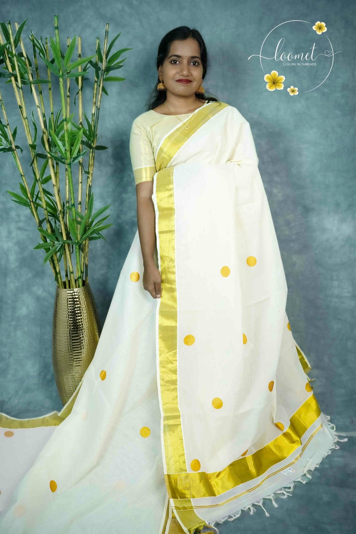 RDT2311 Off-White Kerala Kasavu Kuthampully Cotton saree with Solid Round Buttas