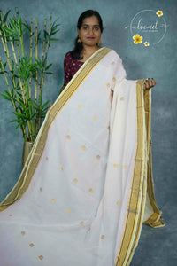 RDT2811 Kuthampully Handloom Off-white Cotton saree with annapakshi and peacock motifs.