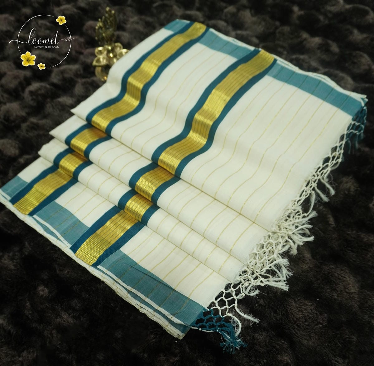 RKT2003 Off-White Balaramapuram Handloom saree with Peacock Teal and Woven Gold Borders.
